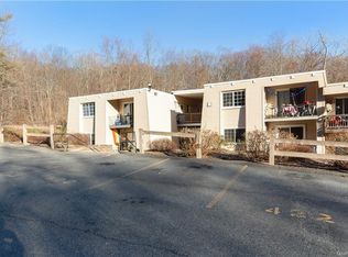 424 Fox Run Ln, Carmel, NY 10512