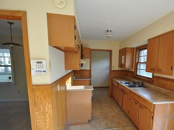 3rd image of 3499 W Deerwood Ave