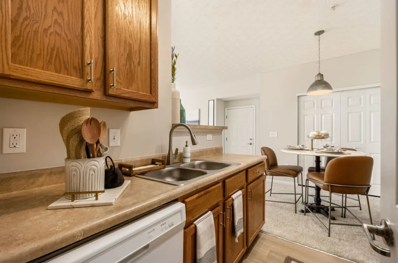 1 bed, 676 sqft, $1,265 — Photo 3