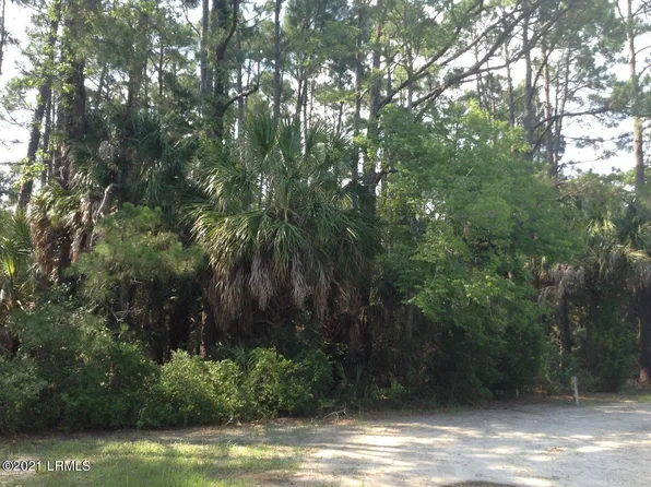 74 Ocean Marsh Ln, Saint Helena Island, SC 29920
