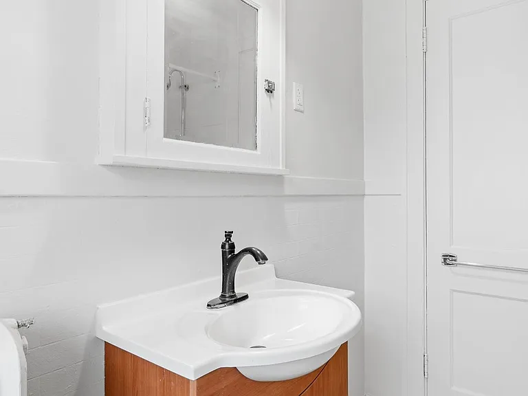 Welcome to Central Lakes of Uptown, where elegance meets functionality in our pristine bathroom spaces. Enjoy modern fixtures, ample storage, and a bright, inviting atmosphere. Elevate your living experience todayschedule your tour now!