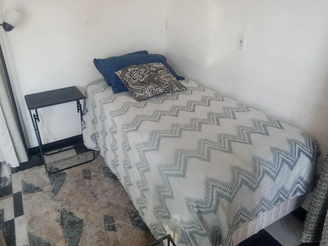 1 bed, $400 — Photo 3
