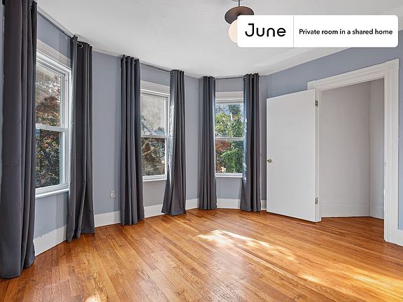 4th image of 153 Murdock St #C