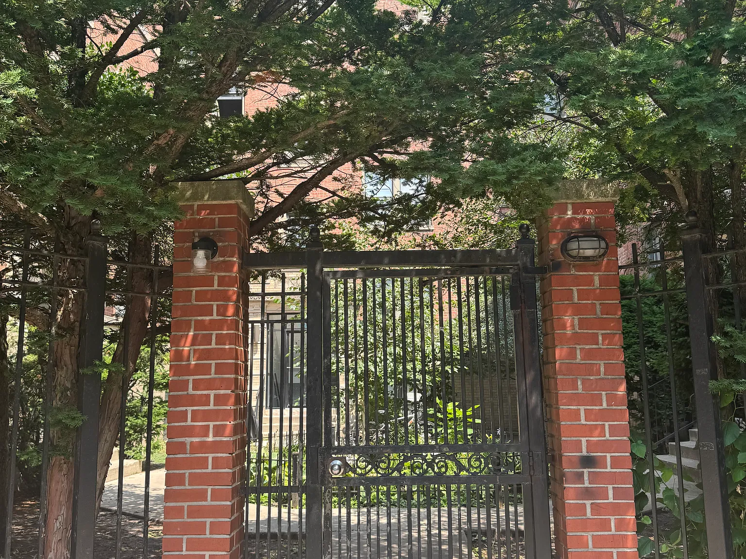 2 bed, $1,550 — Photo 1