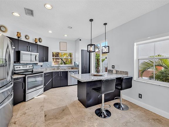 4th image of 20709 NW 1st St