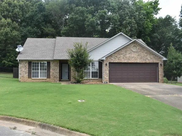 204 Savannah Dr, Jonesboro, AR 72404