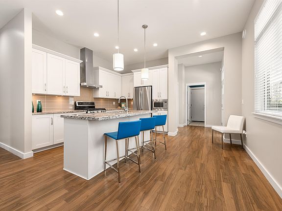 3rd image of 5090 Springs Blvd