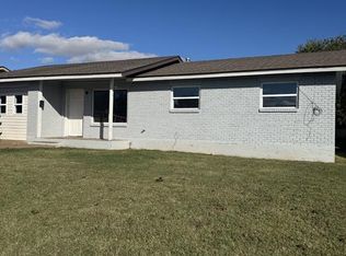 2512 Yorkshire Ave, Moore, OK 73160