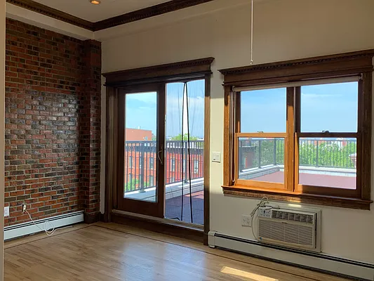 Rented by Compass | media 40