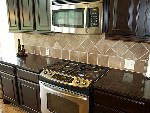 RICH, DESIGNER KITCHEN