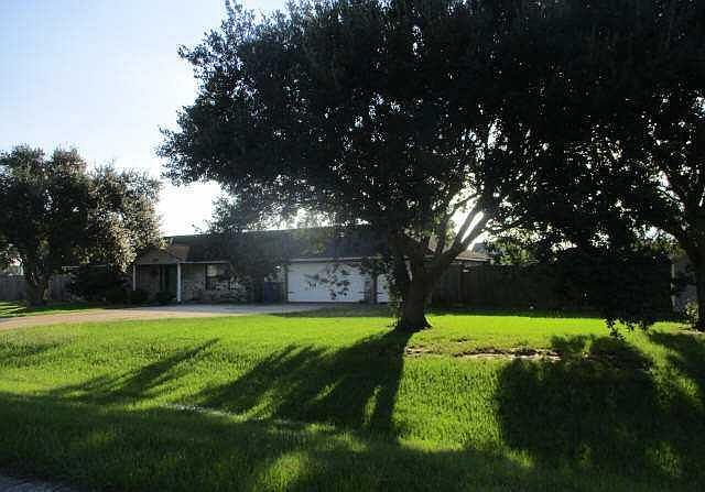 2nd image of 1450 Horseshoe Ct