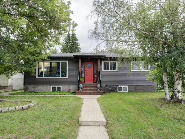 13211 77th St NW, Edmonton, AB T5C 1C8