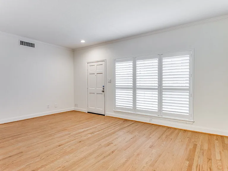 4405 Bellaire Dr S #119 — Photo 3