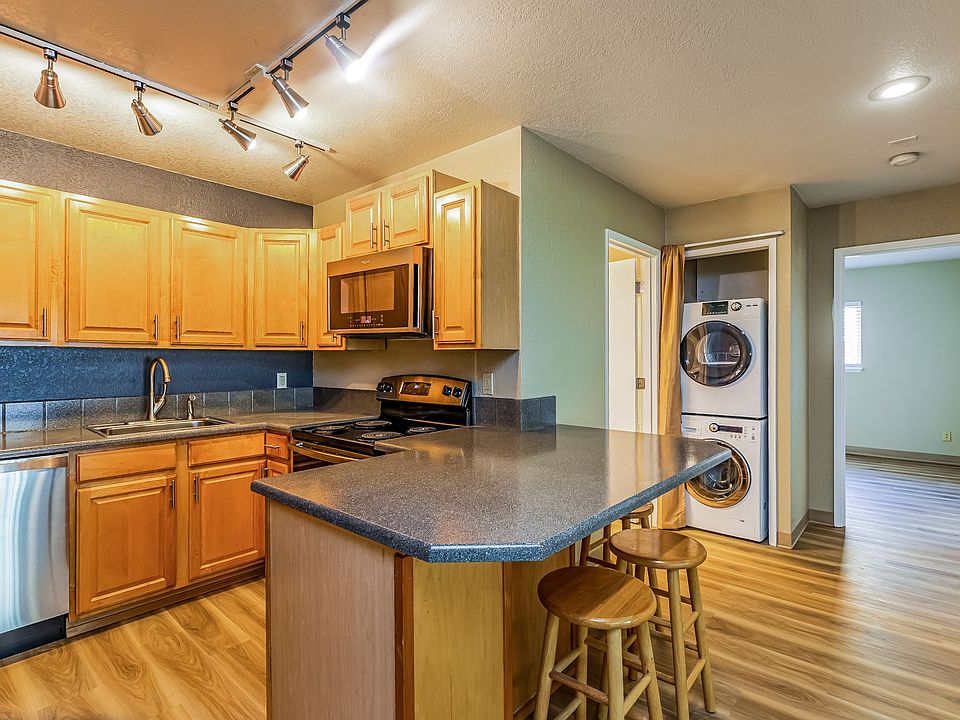 1st image of 9227 Woodlawn Ave N APT 204