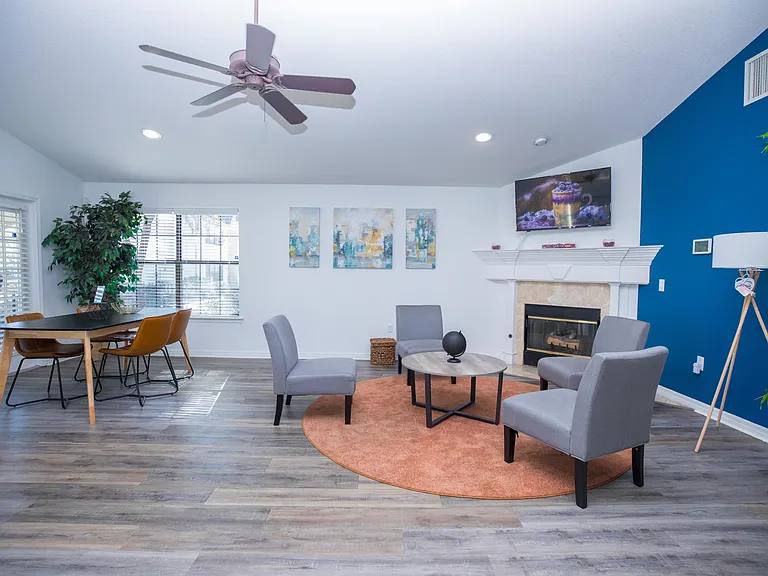 Oakview Landing Apartments — Photo 11
