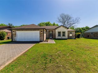 6933 Windy Hill Rd, Forest Hill, TX 76140