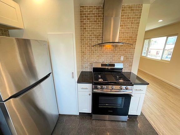 4th image of 242 Rosemont Ave