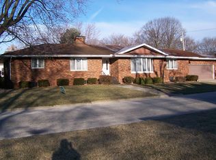 310 S 6th St, Fairbury, IL 61739