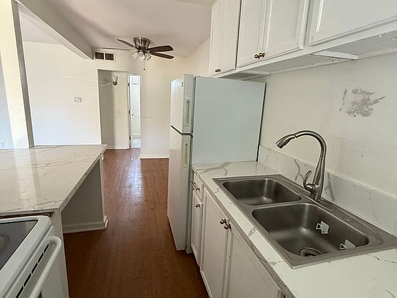 4th image of 633 E Park Cielo Apartments Ln #6