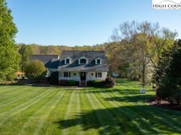 906 Long Hill Road, Pilot Mountain, NC 27030