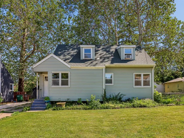 508 Valhigh Rd, West Des Moines, IA 50265