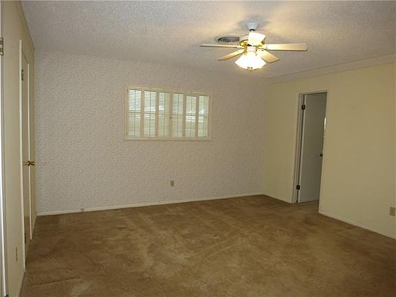 4th image of 3934 Ligustrum Dr