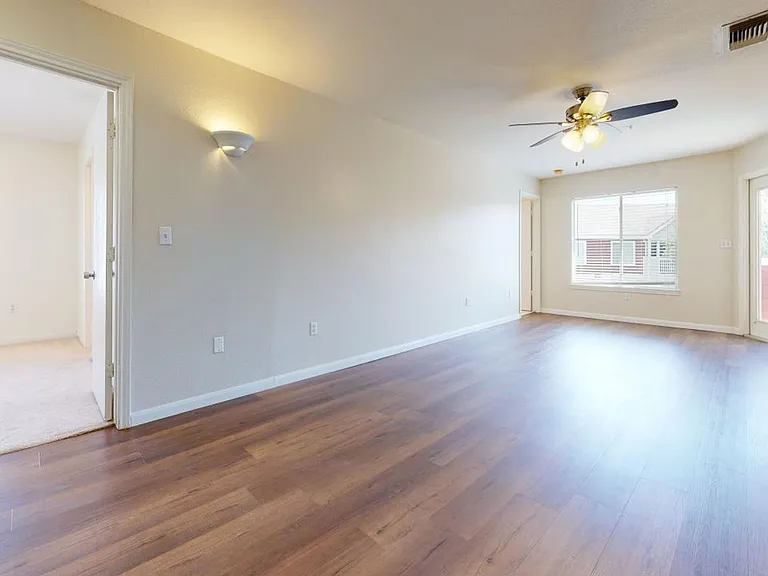 515 Parkway #201 — Photo 12