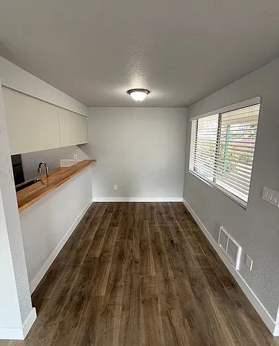 247 Lorraine Ave Photo 1