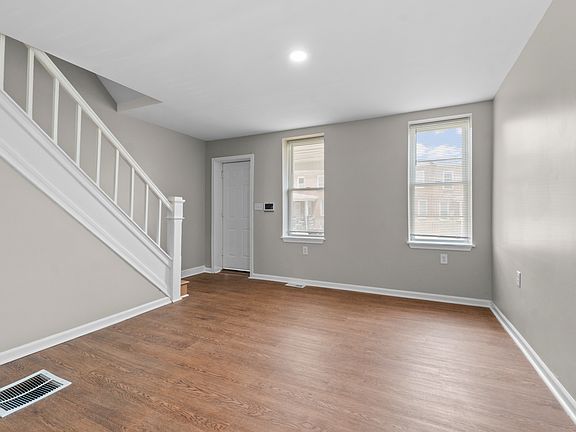3rd image of 3427 Ravenwood Ave