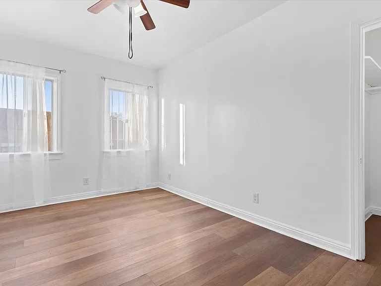 6403 1/2 S Vermont Ave #2 — Photo 9