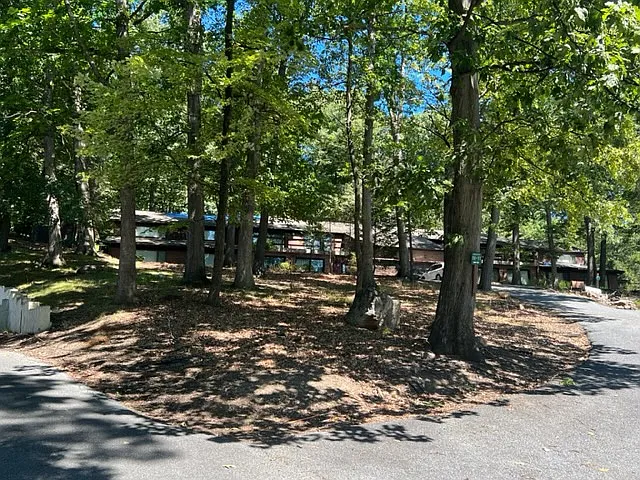 1700 Mountain View Rd — Photo 32