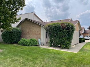 36030 Kingsland Ct, Clinton Township, MI 48035