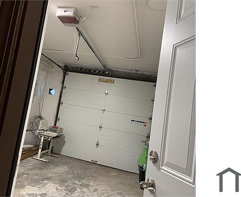 1st image of 2058 Thomas Ave #A