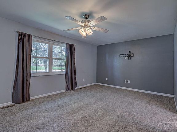 3rd image of 2341 Queen Mary Ln