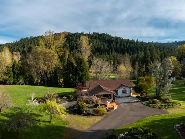 913 Starveout Creek Rd, Azalea, OR 97410
