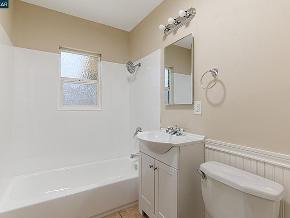 5th image of 2504 Riesling Way