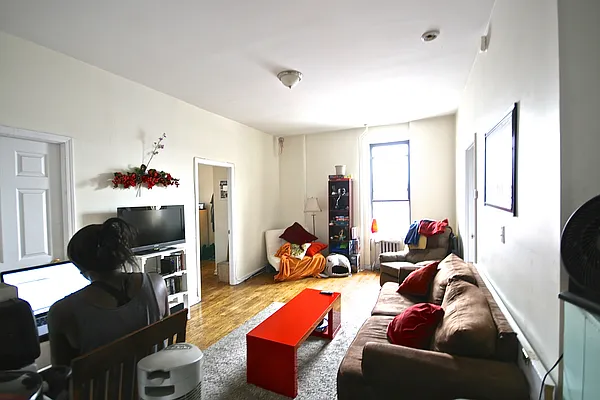 Rented by Rental Solutions Inc | media 30