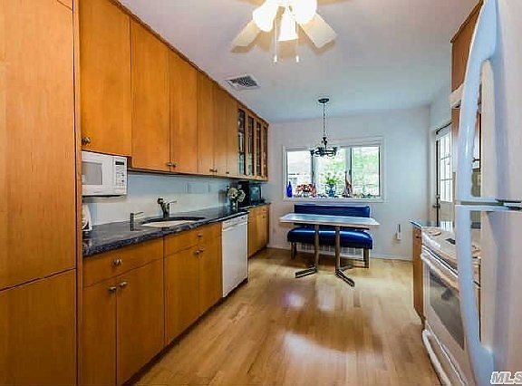5th image of 2065 Illona Ln