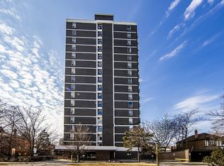 10 Walmer Rd #805, Toronto, ON M5R2W4