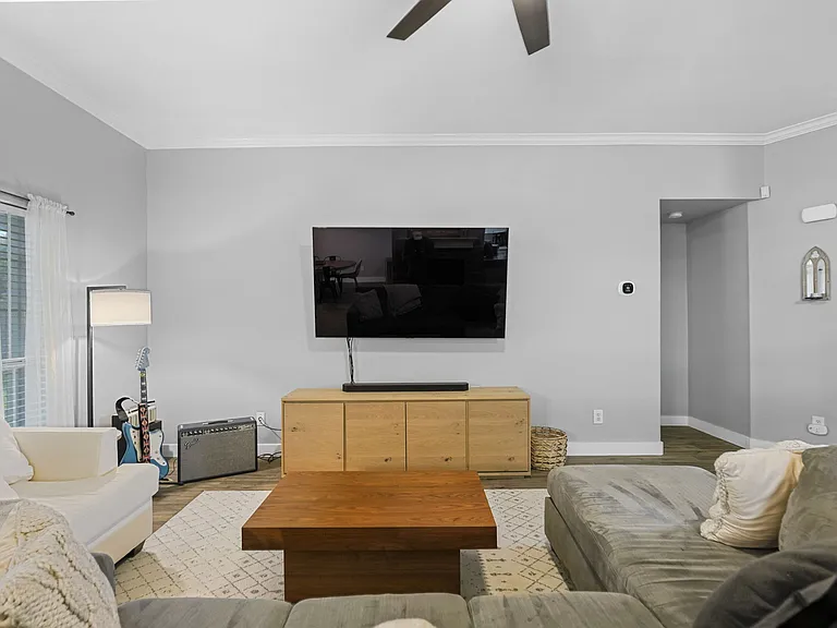 3133 Quebec Dr — Photo 4