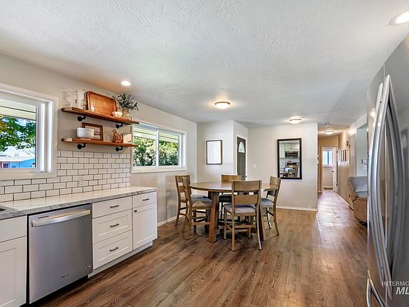 5th image of 2159 Alta Vista Cir