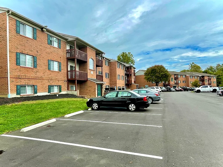 Southland Greens Apartments — Photo 11