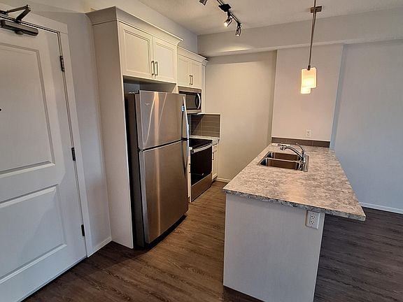 3rd image of 50 Fireside Gate #315