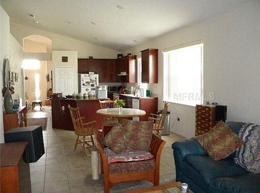 3rd image of 2310 The Oaks Blvd