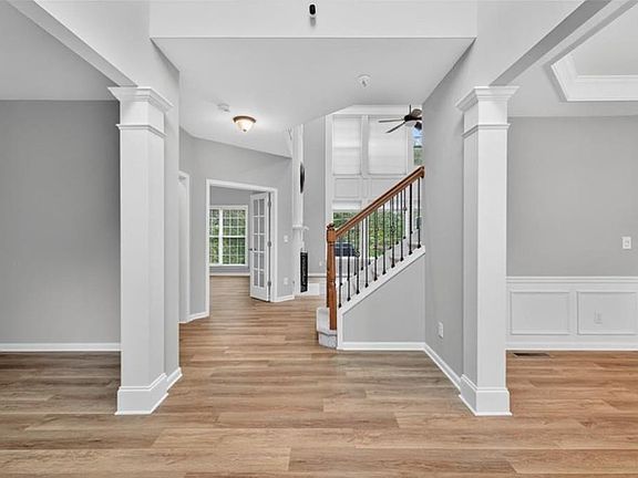 2nd image of 740 Mayfair Ct