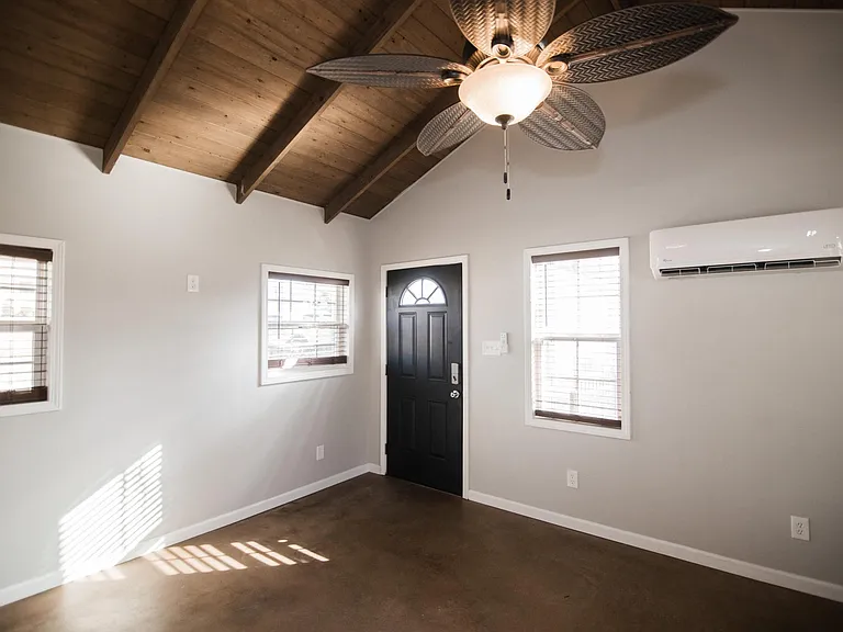 823 N Fillmore St — Photo 11