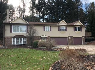 17158 Ventura Dr, Holland, MI 49424