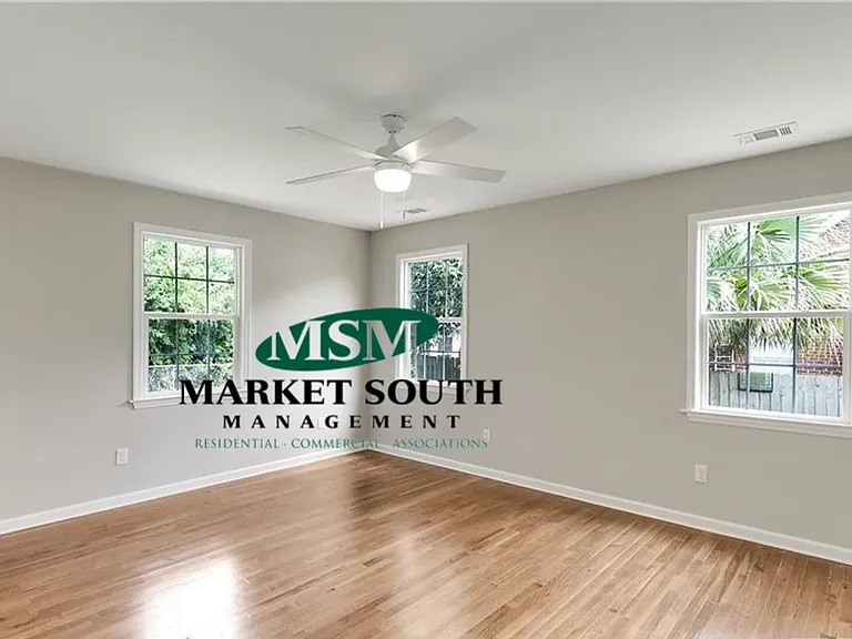326 Columbus Dr — Photo 18