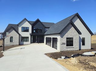 7901 Twin Rock Rd, Verona, WI 53593