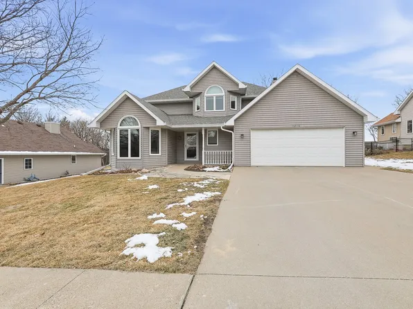 1216 Big Rock Park Rd, Pella, IA 50219